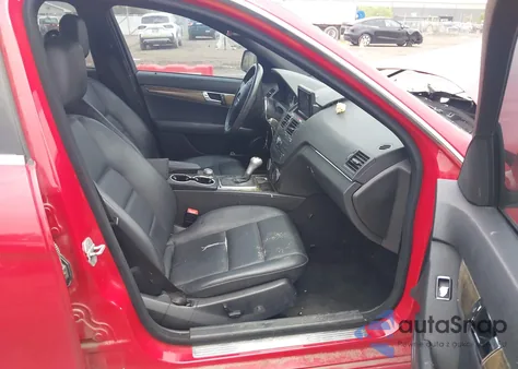 2008 Mercedes-Benz C 350 Sport z USA, uszkodzony, nr VIN WDDGF56X78F163337